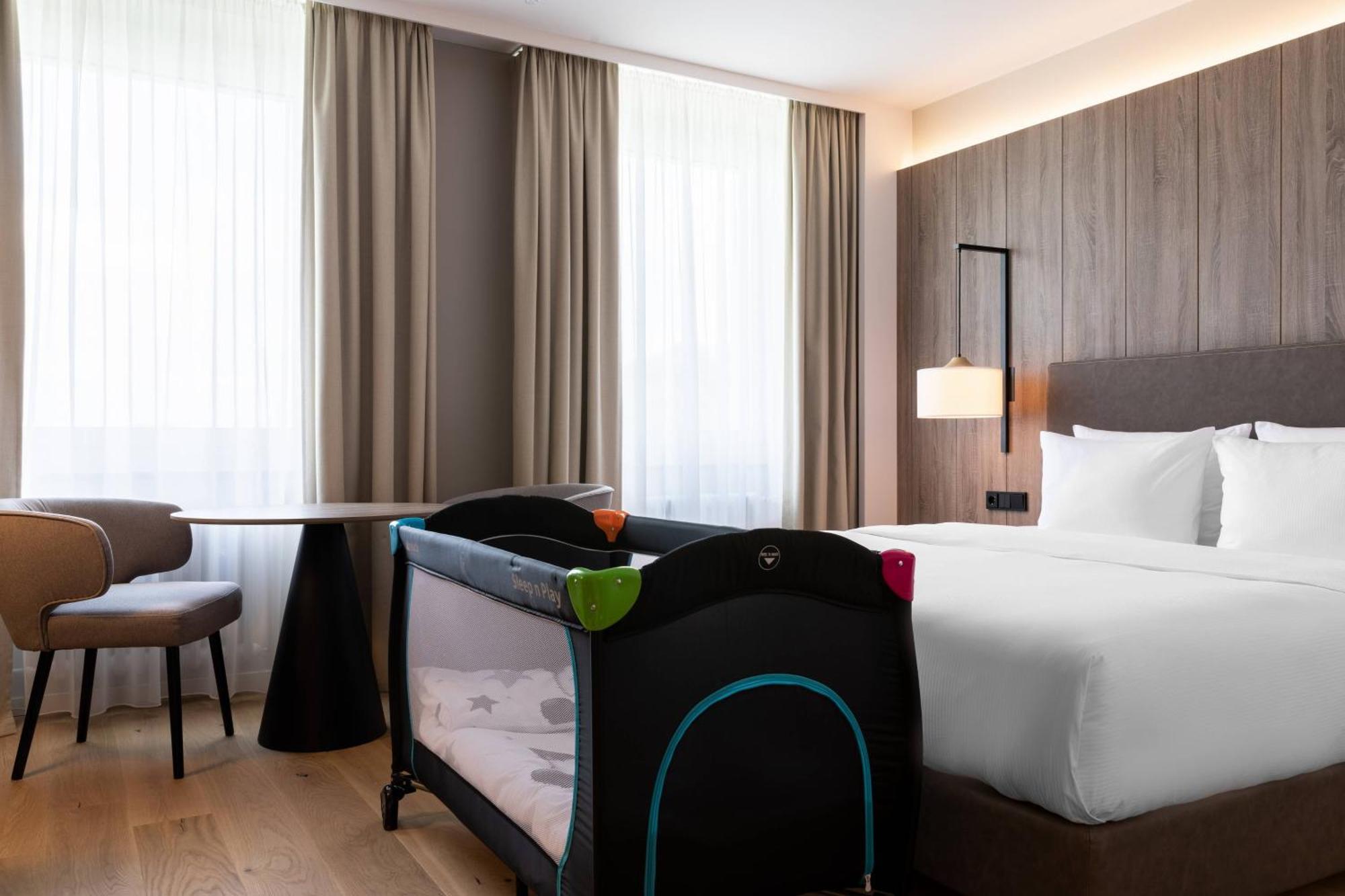 Ac Hotel By Marriott Berlin Humboldthain Park Exterior foto
